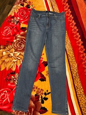 Hollister Women's Skinny Jeans in Medium Blue Wash